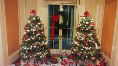 Ten Broeck Mansion Holiday House